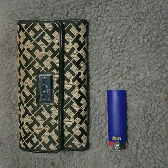 Tommy Hilfiger Wallet and Checkbook - Picture 8 of 8